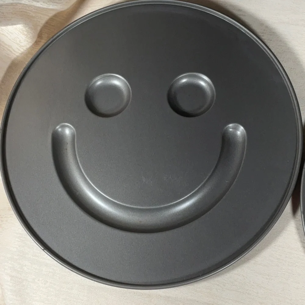 10 1/2” Spring Form Cake Pan with 5 interchangeable bottom designs